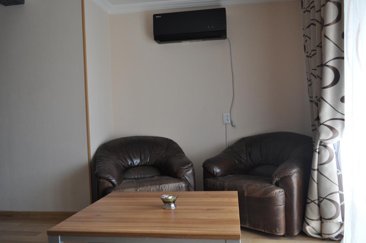 Hotel Your Comfort Тбилиси Екстериор снимка